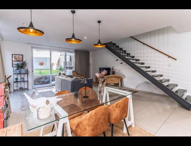 3 BEDROOM TOWNHOUSE FOR SALE IN WALMER ESTATE